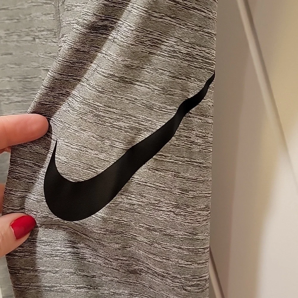 Nike Pro Dri Fit Grey Black Athletic Leggings Size Small - Picture 6 of 9